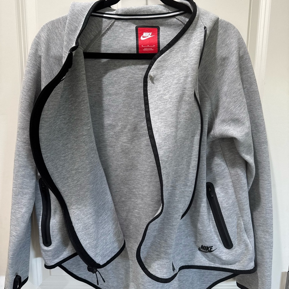 Nike Tech cape hoodie - Picture 3 of 7